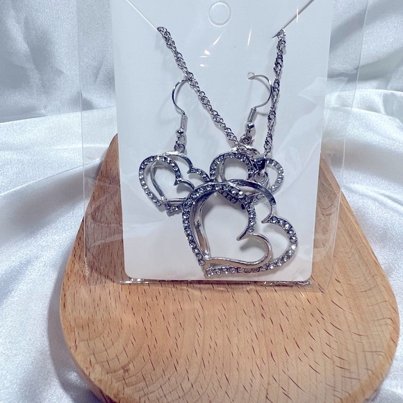 Silver Rhinestone Heart Necklace & Earrings Set - Picture 2 of 4